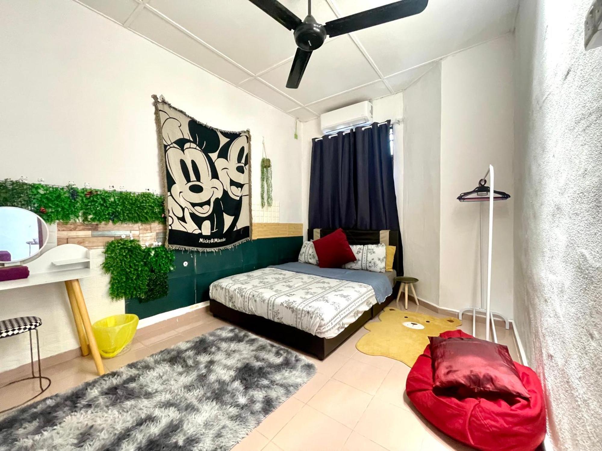 Cozy 255 Entire 3 Bedroom House At Alma Букит Мертаджам Екстериор снимка