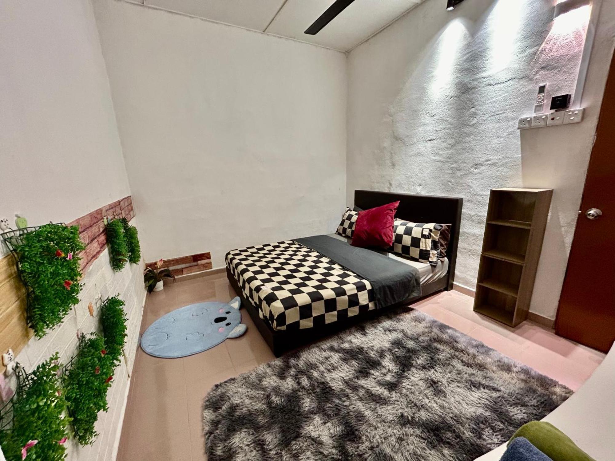 Cozy 255 Entire 3 Bedroom House At Alma Букит Мертаджам Екстериор снимка