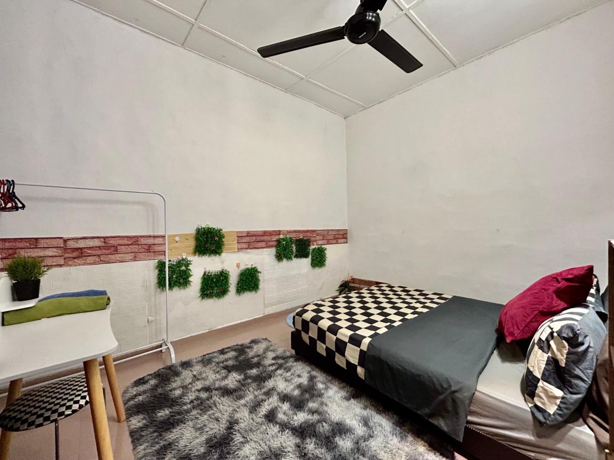 Cozy 255 Entire 3 Bedroom House At Alma Букит Мертаджам Екстериор снимка