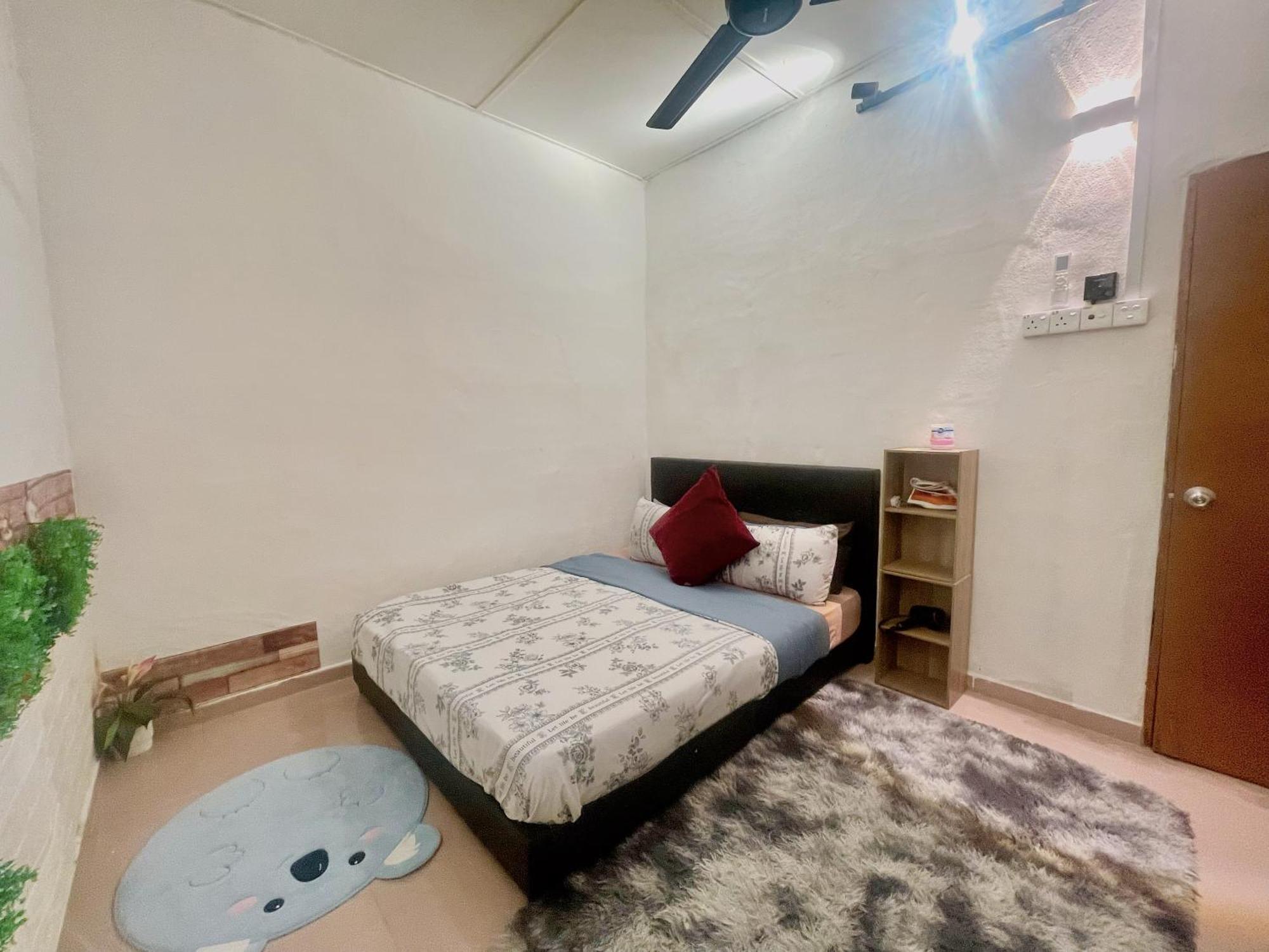 Cozy 255 Entire 3 Bedroom House At Alma Букит Мертаджам Екстериор снимка
