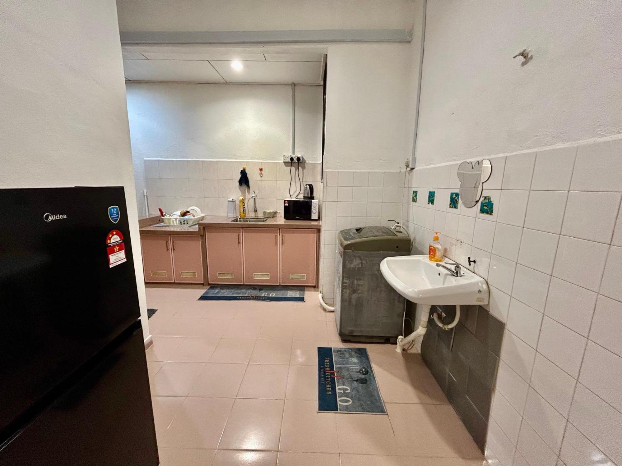 Cozy 255 Entire 3 Bedroom House At Alma Букит Мертаджам Екстериор снимка
