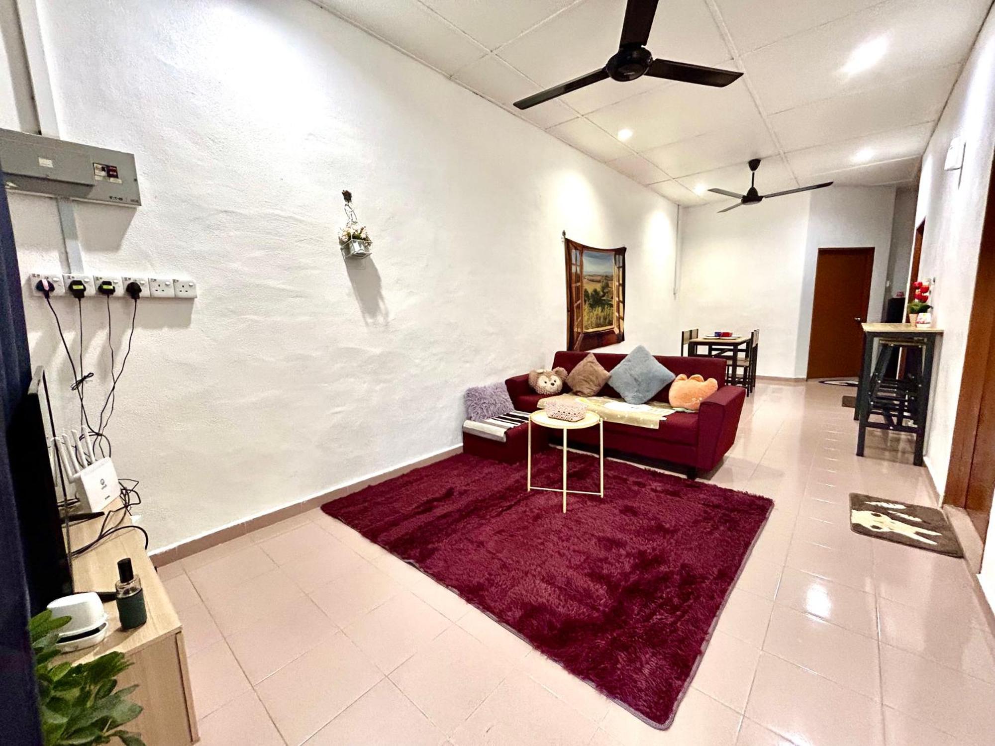 Cozy 255 Entire 3 Bedroom House At Alma Букит Мертаджам Екстериор снимка
